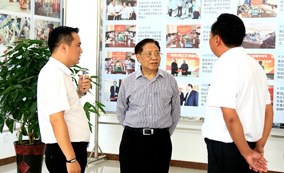 热烈欢迎原外交部副部长吉佩定等领导一行莅临集团视察